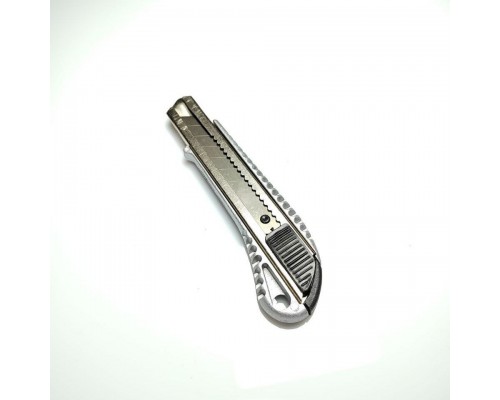 Нож канцелярский металлический, 18 мм